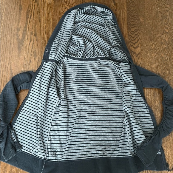 Lululemon reversible black hoodie Size 4 - Picture 5 of 5